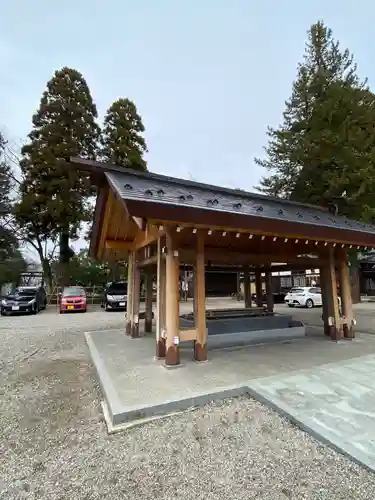 射水神社の手水