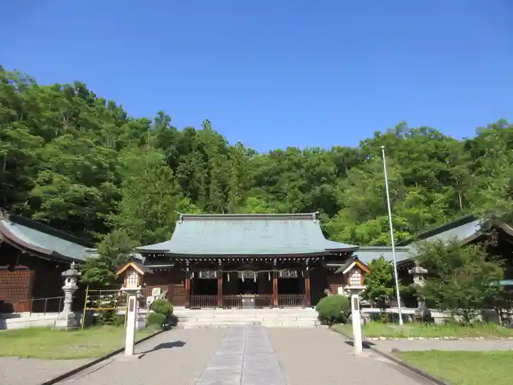 山梨縣護國神社の本殿・本堂