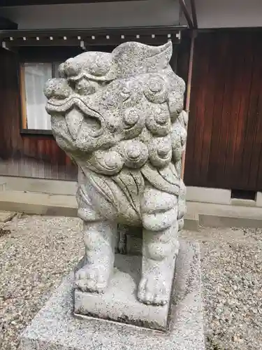 小泉神社の狛犬