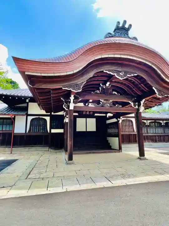 総持寺の{uncategorized: "未分類", other: "その他", undefined: "問題あり", building: "その他建物", grave: "お墓", sacred_gate: "鳥居", guardian: "狛犬", statue: "像", buddha: "仏像", history: "歴史", nature: "自然", garden: "庭園", animal: "動物", pagoda: "塔", temizu: "手水舎", mountain_gate: "山門・神門", sanctuary: "本殿・本堂", subordinate: "末社・摂社", art: "芸術", scenery: "景色", jizo: "地蔵", ema: "絵馬", goshuin: "御朱印", omikuji: "おみくじ", items: "授与品その他", amulet: "お守り", goshuincho: "御朱印帳", eats: "食事", festival: "お祭り", votive_dance: "神楽", shichigosan: "七五三参", wedding: "結婚式", experience: "体験その他", initially: "初詣", around: "周辺", anti_infection: "感染症対策"}