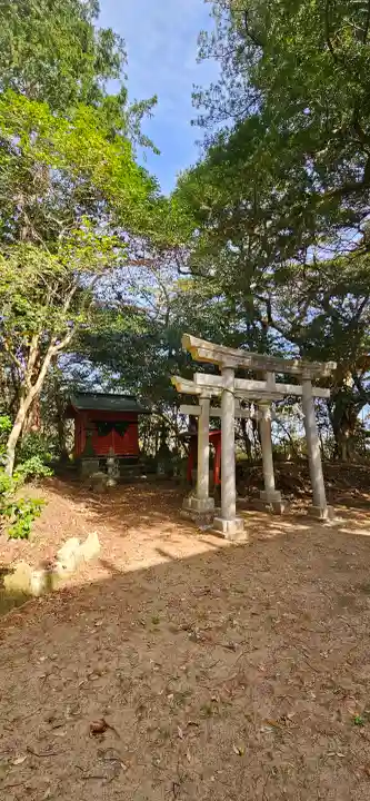 海上八幡宮の{uncategorized: "未分類", other: "その他", undefined: "問題あり", building: "その他建物", grave: "お墓", sacred_gate: "鳥居", guardian: "狛犬", statue: "像", buddha: "仏像", history: "歴史", nature: "自然", garden: "庭園", animal: "動物", pagoda: "塔", temizu: "手水舎", mountain_gate: "山門・神門", sanctuary: "本殿・本堂", subordinate: "末社・摂社", art: "芸術", scenery: "景色", jizo: "地蔵", ema: "絵馬", goshuin: "御朱印", omikuji: "おみくじ", items: "授与品その他", amulet: "お守り", goshuincho: "御朱印帳", eats: "食事", festival: "お祭り", votive_dance: "神楽", shichigosan: "七五三参", wedding: "結婚式", experience: "体験その他", initially: "初詣", around: "周辺", anti_infection: "感染症対策"}