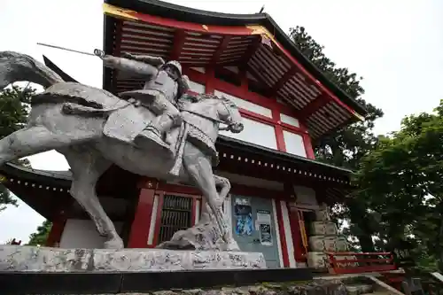 武蔵御嶽神社の像