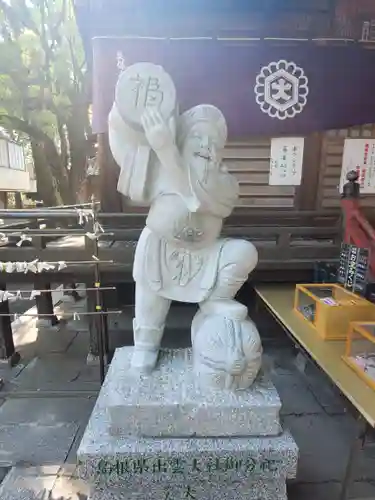 高崎神社の像