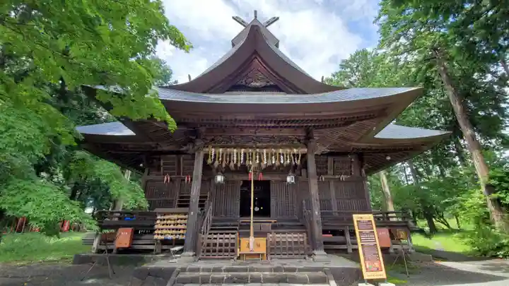 冨士御室浅間神社の本殿・本堂