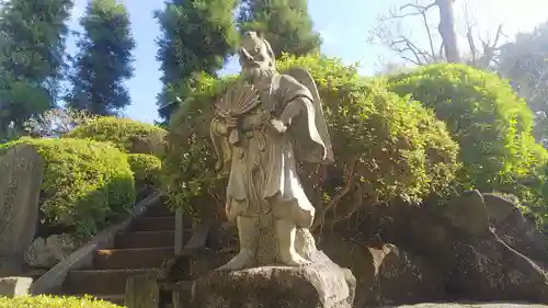 宝蔵寺の像