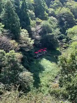 道明地蔵と慈母観音の自然