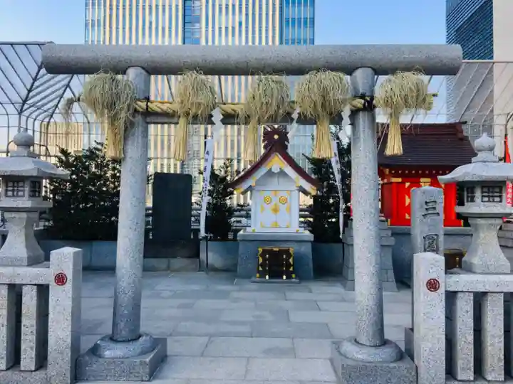 三囲神社(三圍神社)日本橋摂社の鳥居