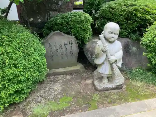 観音寺の{uncategorized: "未分類", other: "その他", undefined: "問題あり", building: "その他建物", grave: "お墓", sacred_gate: "鳥居", guardian: "狛犬", statue: "像", buddha: "仏像", history: "歴史", nature: "自然", garden: "庭園", animal: "動物", pagoda: "塔", temizu: "手水舎", mountain_gate: "山門・神門", sanctuary: "本殿・本堂", subordinate: "末社・摂社", art: "芸術", scenery: "景色", jizo: "地蔵", ema: "絵馬", goshuin: "御朱印", omikuji: "おみくじ", items: "授与品その他", amulet: "お守り", goshuincho: "御朱印帳", eats: "食事", festival: "お祭り", votive_dance: "神楽", shichigosan: "七五三参", wedding: "結婚式", experience: "体験その他", initially: "初詣", around: "周辺", anti_infection: "感染症対策"}