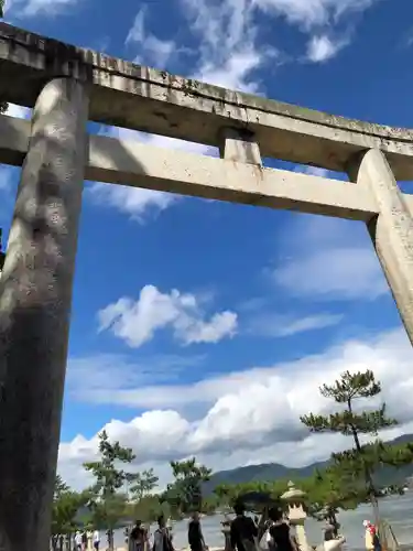 厳島神社の鳥居