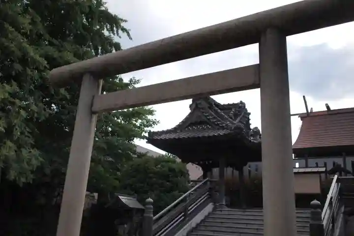 高﨑神社の鳥居