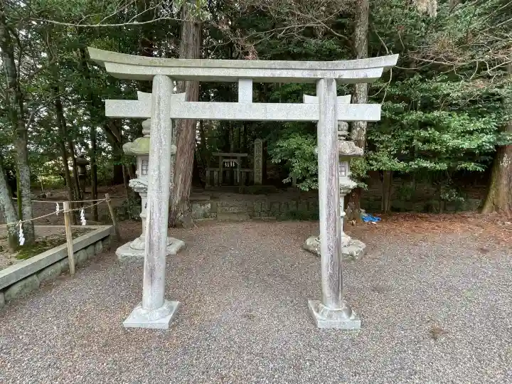 川田神社の{uncategorized: "未分類", other: "その他", undefined: "問題あり", building: "その他建物", grave: "お墓", sacred_gate: "鳥居", guardian: "狛犬", statue: "像", buddha: "仏像", history: "歴史", nature: "自然", garden: "庭園", animal: "動物", pagoda: "塔", temizu: "手水舎", mountain_gate: "山門・神門", sanctuary: "本殿・本堂", subordinate: "末社・摂社", art: "芸術", scenery: "景色", jizo: "地蔵", ema: "絵馬", goshuin: "御朱印", omikuji: "おみくじ", items: "授与品その他", amulet: "お守り", goshuincho: "御朱印帳", eats: "食事", festival: "お祭り", votive_dance: "神楽", shichigosan: "七五三参", wedding: "結婚式", experience: "体験その他", initially: "初詣", around: "周辺", anti_infection: "感染症対策"}