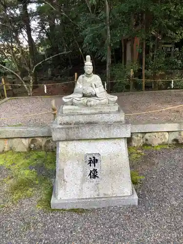 川田神社の像