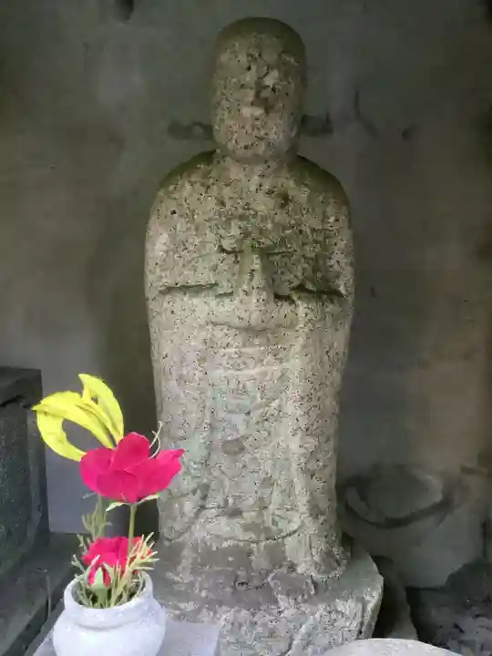 神明・白山社相殿の地蔵