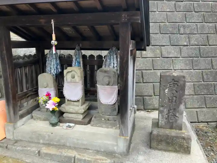 真福寺の{uncategorized: "未分類", other: "その他", undefined: "問題あり", building: "その他建物", grave: "お墓", sacred_gate: "鳥居", guardian: "狛犬", statue: "像", buddha: "仏像", history: "歴史", nature: "自然", garden: "庭園", animal: "動物", pagoda: "塔", temizu: "手水舎", mountain_gate: "山門・神門", sanctuary: "本殿・本堂", subordinate: "末社・摂社", art: "芸術", scenery: "景色", jizo: "地蔵", ema: "絵馬", goshuin: "御朱印", omikuji: "おみくじ", items: "授与品その他", amulet: "お守り", goshuincho: "御朱印帳", eats: "食事", festival: "お祭り", votive_dance: "神楽", shichigosan: "七五三参", wedding: "結婚式", experience: "体験その他", initially: "初詣", around: "周辺", anti_infection: "感染症対策"}