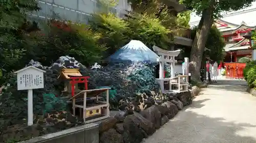 京濱伏見稲荷神社の末社