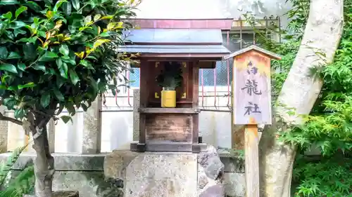 大池白龍大神の末社・摂社
