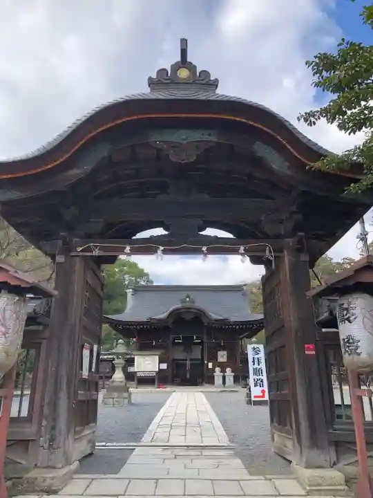 三尾神社の{uncategorized: "未分類", other: "その他", undefined: "問題あり", building: "その他建物", grave: "お墓", sacred_gate: "鳥居", guardian: "狛犬", statue: "像", buddha: "仏像", history: "歴史", nature: "自然", garden: "庭園", animal: "動物", pagoda: "塔", temizu: "手水舎", mountain_gate: "山門・神門", sanctuary: "本殿・本堂", subordinate: "末社・摂社", art: "芸術", scenery: "景色", jizo: "地蔵", ema: "絵馬", goshuin: "御朱印", omikuji: "おみくじ", items: "授与品その他", amulet: "お守り", goshuincho: "御朱印帳", eats: "食事", festival: "お祭り", votive_dance: "神楽", shichigosan: "七五三参", wedding: "結婚式", experience: "体験その他", initially: "初詣", around: "周辺", anti_infection: "感染症対策"}