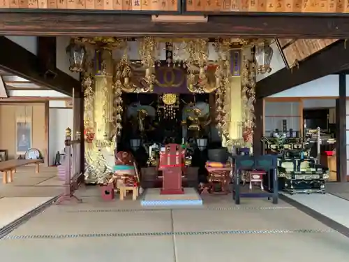 興教寺の本殿・本堂