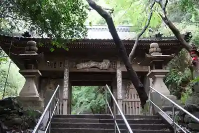 弥谷寺の山門・神門