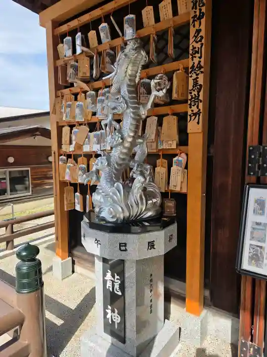 奥田神社の{uncategorized: "未分類", other: "その他", undefined: "問題あり", building: "その他建物", grave: "お墓", sacred_gate: "鳥居", guardian: "狛犬", statue: "像", buddha: "仏像", history: "歴史", nature: "自然", garden: "庭園", animal: "動物", pagoda: "塔", temizu: "手水舎", mountain_gate: "山門・神門", sanctuary: "本殿・本堂", subordinate: "末社・摂社", art: "芸術", scenery: "景色", jizo: "地蔵", ema: "絵馬", goshuin: "御朱印", omikuji: "おみくじ", items: "授与品その他", amulet: "お守り", goshuincho: "御朱印帳", eats: "食事", festival: "お祭り", votive_dance: "神楽", shichigosan: "七五三参", wedding: "結婚式", experience: "体験その他", initially: "初詣", around: "周辺", anti_infection: "感染症対策"}