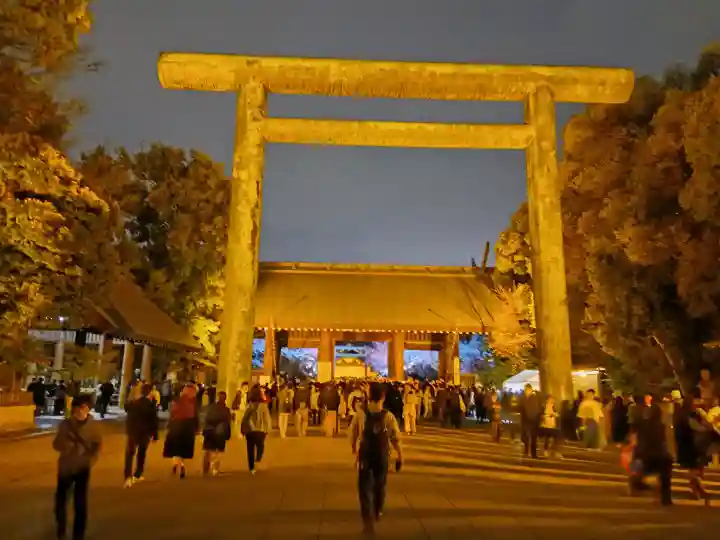 靖國神社の{uncategorized: "未分類", other: "その他", undefined: "問題あり", building: "その他建物", grave: "お墓", sacred_gate: "鳥居", guardian: "狛犬", statue: "像", buddha: "仏像", history: "歴史", nature: "自然", garden: "庭園", animal: "動物", pagoda: "塔", temizu: "手水舎", mountain_gate: "山門・神門", sanctuary: "本殿・本堂", subordinate: "末社・摂社", art: "芸術", scenery: "景色", jizo: "地蔵", ema: "絵馬", goshuin: "御朱印", omikuji: "おみくじ", items: "授与品その他", amulet: "お守り", goshuincho: "御朱印帳", eats: "食事", festival: "お祭り", votive_dance: "神楽", shichigosan: "七五三参", wedding: "結婚式", experience: "体験その他", initially: "初詣", around: "周辺", anti_infection: "感染症対策"}