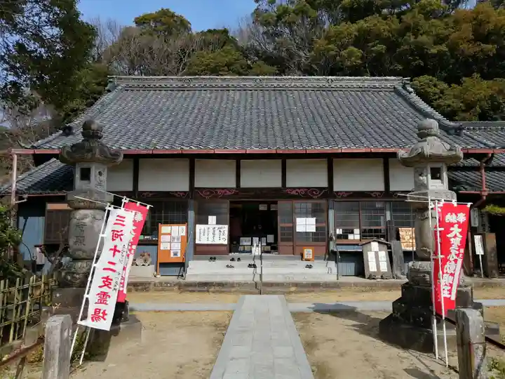 金蓮寺の本殿・本堂