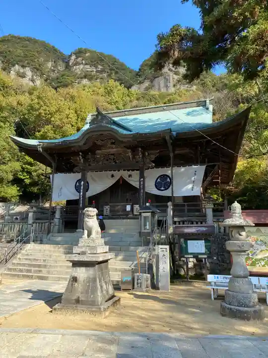 八栗寺の本殿・本堂
