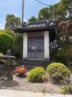 華藏院の{uncategorized: "未分類", other: "その他", undefined: "問題あり", building: "その他建物", grave: "お墓", sacred_gate: "鳥居", guardian: "狛犬", statue: "像", buddha: "仏像", history: "歴史", nature: "自然", garden: "庭園", animal: "動物", pagoda: "塔", temizu: "手水舎", mountain_gate: "山門・神門", sanctuary: "本殿・本堂", subordinate: "末社・摂社", art: "芸術", scenery: "景色", jizo: "地蔵", ema: "絵馬", goshuin: "御朱印", omikuji: "おみくじ", items: "授与品その他", amulet: "お守り", goshuincho: "御朱印帳", eats: "食事", festival: "お祭り", votive_dance: "神楽", shichigosan: "七五三参", wedding: "結婚式", experience: "体験その他", initially: "初詣", around: "周辺", anti_infection: "感染症対策"}