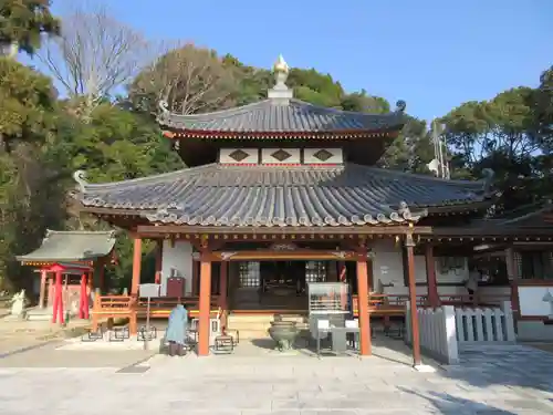 中山寺の本殿・本堂