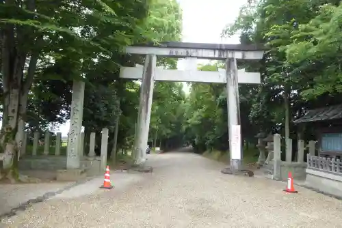 大和神社の鳥居