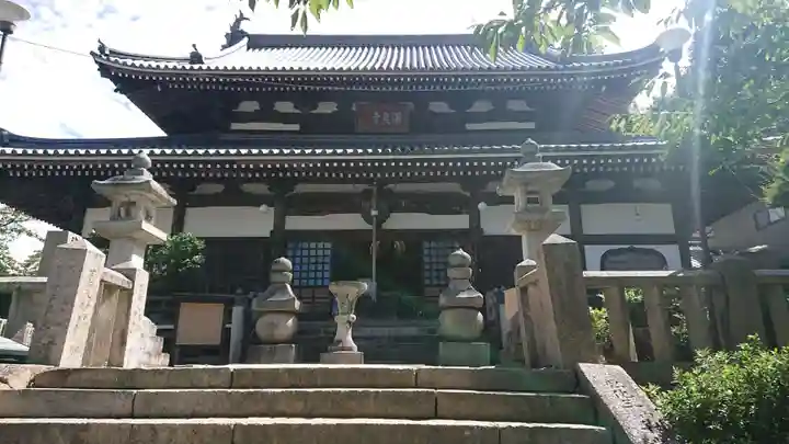 温泉寺の本殿・本堂