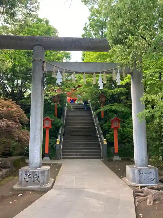 穴八幡宮の鳥居