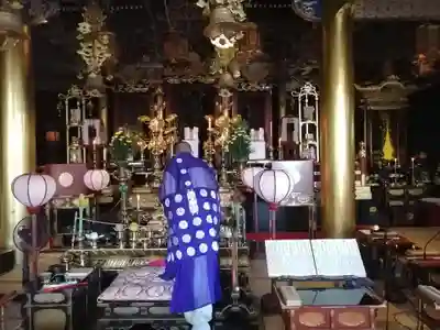 中山寺の本殿・本堂