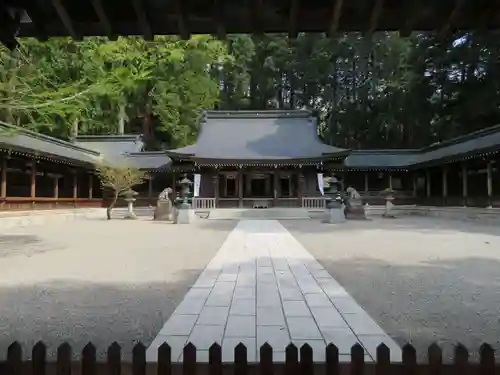 飛驒一宮水無神社の本殿・本堂