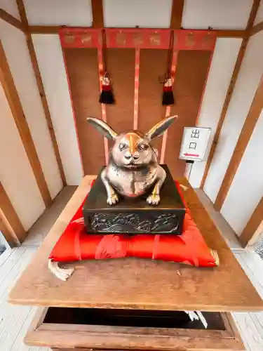 大神神社の{uncategorized: "未分類", other: "その他", undefined: "問題あり", building: "その他建物", grave: "お墓", sacred_gate: "鳥居", guardian: "狛犬", statue: "像", buddha: "仏像", history: "歴史", nature: "自然", garden: "庭園", animal: "動物", pagoda: "塔", temizu: "手水舎", mountain_gate: "山門・神門", sanctuary: "本殿・本堂", subordinate: "末社・摂社", art: "芸術", scenery: "景色", jizo: "地蔵", ema: "絵馬", goshuin: "御朱印", omikuji: "おみくじ", items: "授与品その他", amulet: "お守り", goshuincho: "御朱印帳", eats: "食事", festival: "お祭り", votive_dance: "神楽", shichigosan: "七五三参", wedding: "結婚式", experience: "体験その他", initially: "初詣", around: "周辺", anti_infection: "感染症対策"}