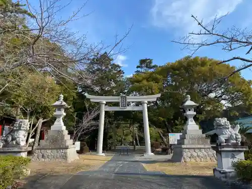桜ヶ池池宮神社の{uncategorized: "未分類", other: "その他", undefined: "問題あり", building: "その他建物", grave: "お墓", sacred_gate: "鳥居", guardian: "狛犬", statue: "像", buddha: "仏像", history: "歴史", nature: "自然", garden: "庭園", animal: "動物", pagoda: "塔", temizu: "手水舎", mountain_gate: "山門・神門", sanctuary: "本殿・本堂", subordinate: "末社・摂社", art: "芸術", scenery: "景色", jizo: "地蔵", ema: "絵馬", goshuin: "御朱印", omikuji: "おみくじ", items: "授与品その他", amulet: "お守り", goshuincho: "御朱印帳", eats: "食事", festival: "お祭り", votive_dance: "神楽", shichigosan: "七五三参", wedding: "結婚式", experience: "体験その他", initially: "初詣", around: "周辺", anti_infection: "感染症対策"}