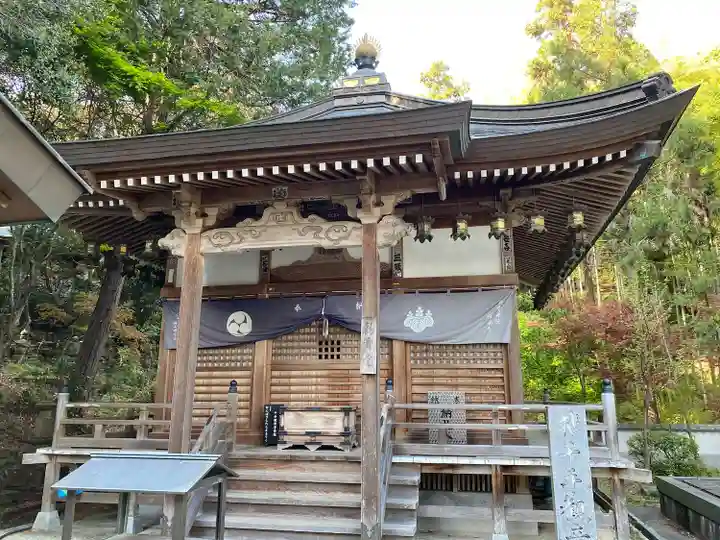 極楽寺の本殿・本堂