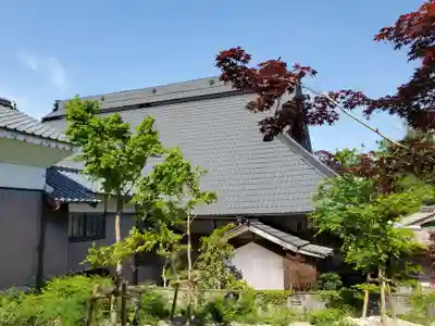 三寶寺の本殿・本堂