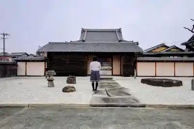 覚成寺の山門・神門