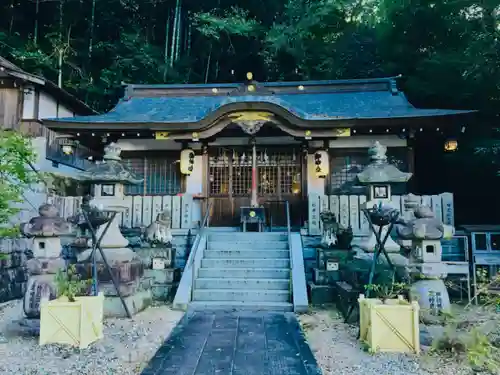 金山媛神社の本殿