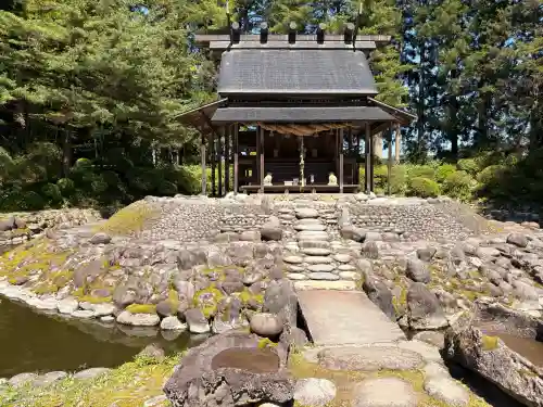 唐松山天日宮の{uncategorized: "未分類", other: "その他", undefined: "問題あり", building: "その他建物", grave: "お墓", sacred_gate: "鳥居", guardian: "狛犬", statue: "像", buddha: "仏像", history: "歴史", nature: "自然", garden: "庭園", animal: "動物", pagoda: "塔", temizu: "手水舎", mountain_gate: "山門・神門", sanctuary: "本殿・本堂", subordinate: "末社・摂社", art: "芸術", scenery: "景色", jizo: "地蔵", ema: "絵馬", goshuin: "御朱印", omikuji: "おみくじ", items: "授与品その他", amulet: "お守り", goshuincho: "御朱印帳", eats: "食事", festival: "お祭り", votive_dance: "神楽", shichigosan: "七五三参", wedding: "結婚式", experience: "体験その他", initially: "初詣", around: "周辺", anti_infection: "感染症対策"}