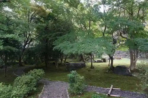 栖賢寺の庭園