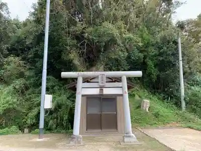 三柱神社の鳥居