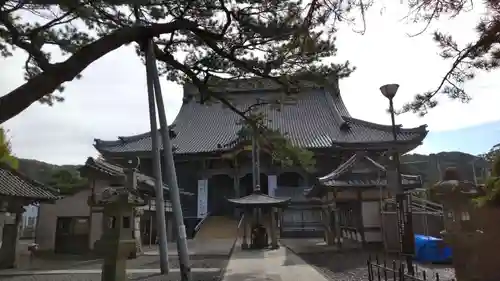 誕生寺の本殿・本堂