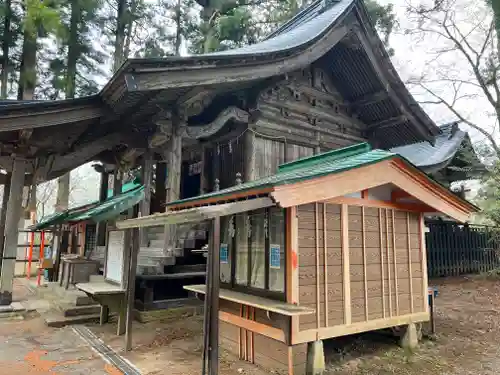 白山神社の本殿