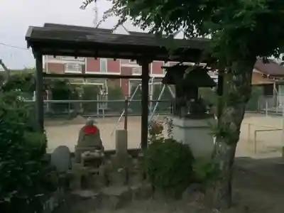 西高山町公民館の社のその他建物