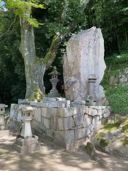 恩徳寺古立石不動明王(岡山県)