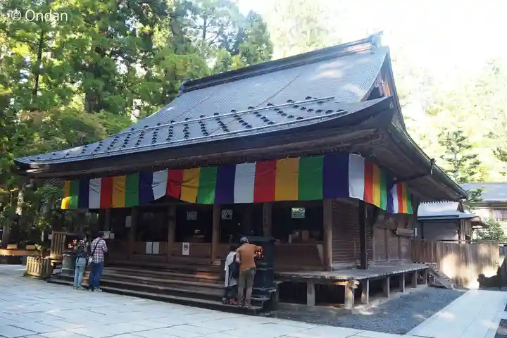 高野山金剛峯寺奥の院(和歌山県)