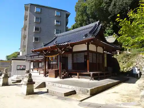 尾長天満宮の本殿