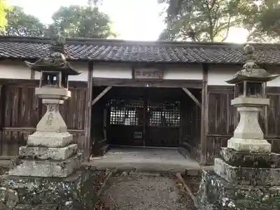 宇智神社の本殿